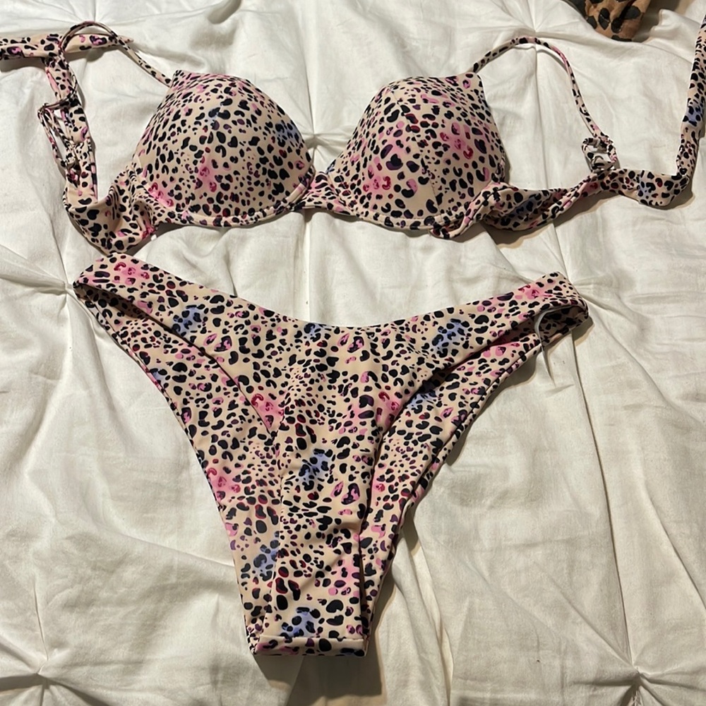 Bikini set!